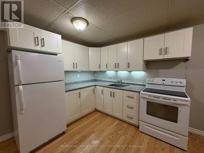 Photo - 171 Hanmer St E