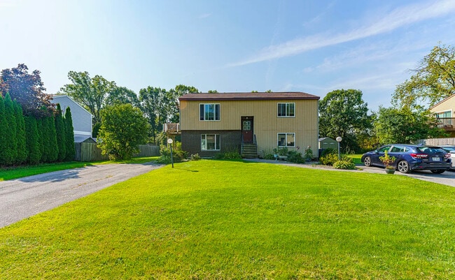 Building Photo - 44 Suncrest Dr Unit 2nd Fl