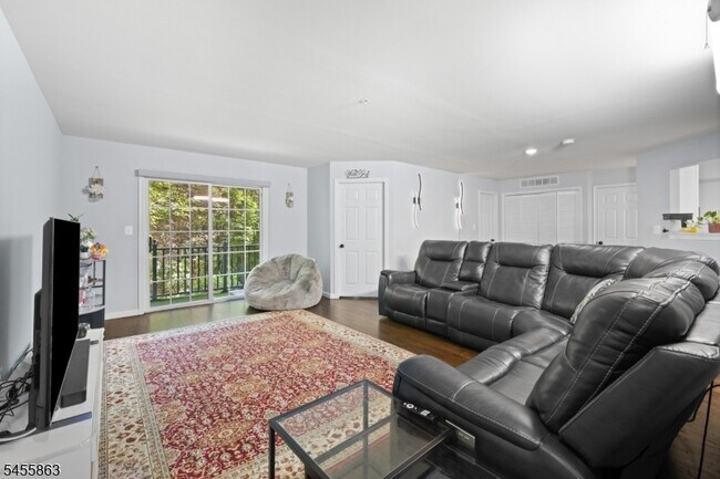 Photo - 202 Rhoads Dr