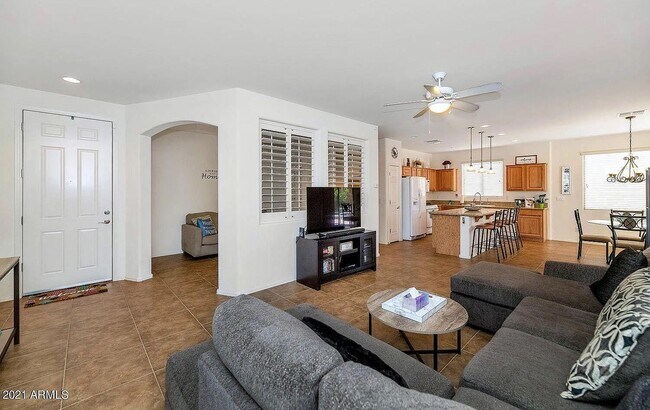 Photo - 3315 E Merlot St