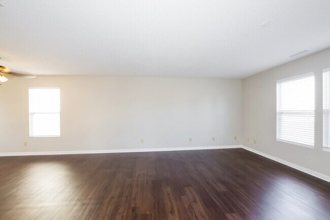 841 Chastain Ave