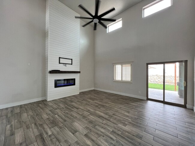 Photo - Gorgious Horizon Home