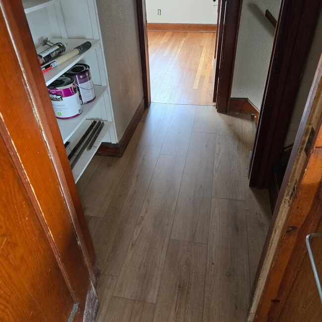 Otra vista de la cocina - 2116 Natchez Ave Unidad Upstairs