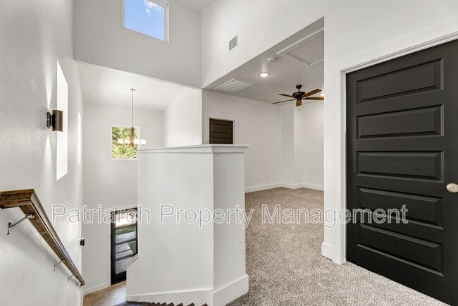 Photo - 205 Lynn Dr