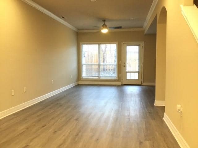 Photo - 905 S Lafayette St