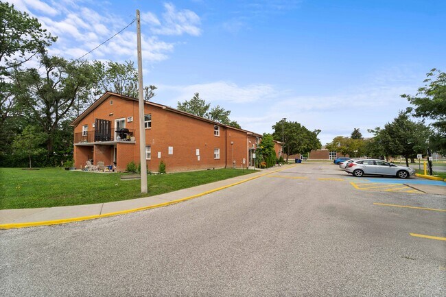 Photo - Empress Court Apartments