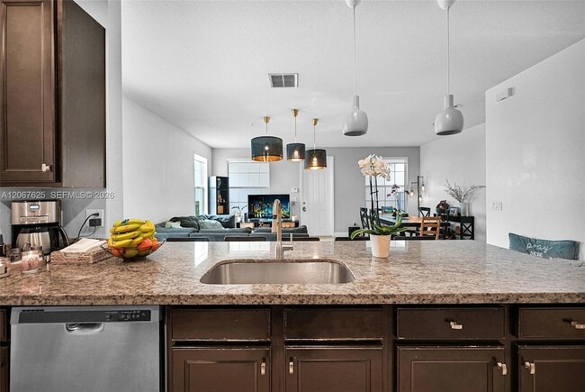 Photo - 11940 SW 25th Ct Unidad 2
