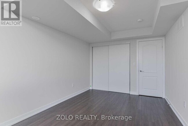 Photo - 10 Westmeath Ln