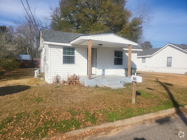 Building Photo - 205 McGee St Rental