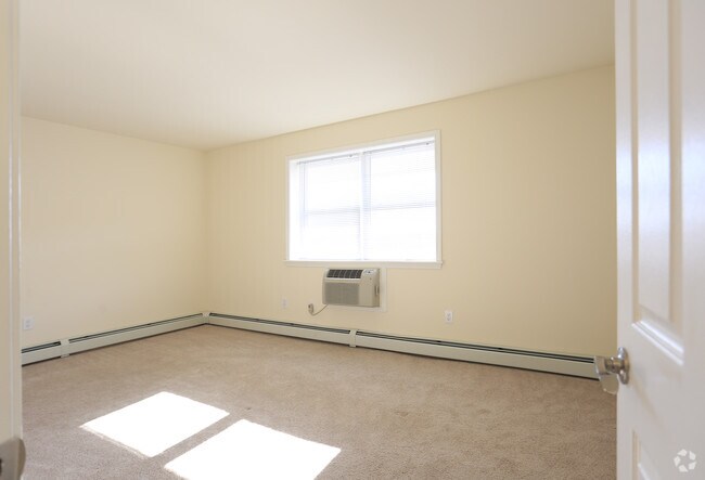 BEDROOM - 2BR