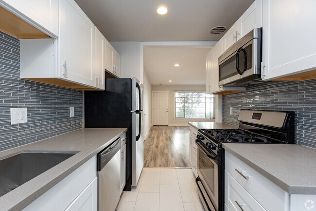 Photo - 970 N. Serrano Ave.