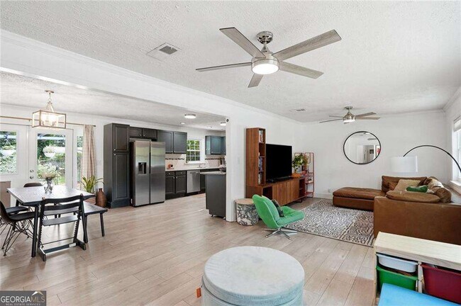 Photo - 1720 Mary Lou Ln SE