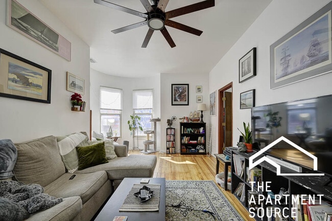 Building Photo - 2742 W Chicago Ave Unit 2F