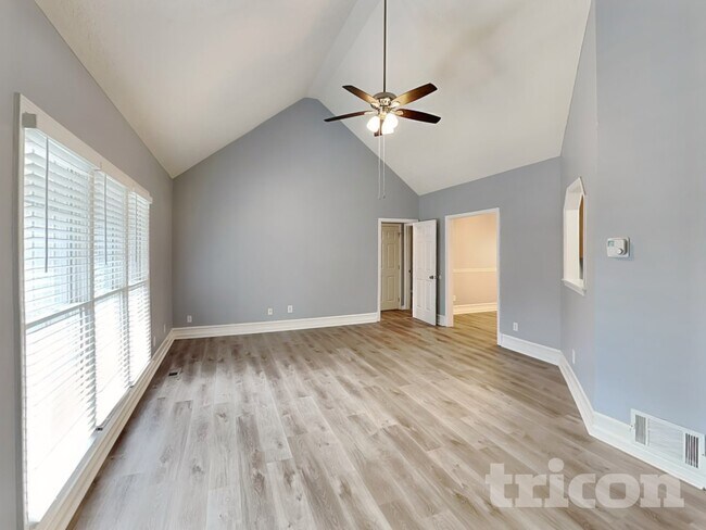 Photo - 411 Stewart Dr