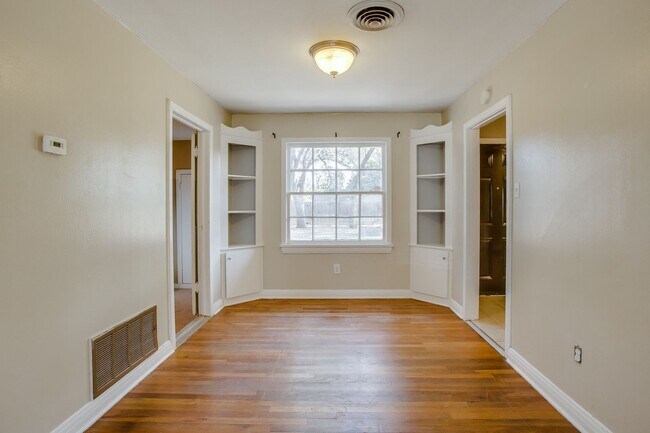 Photo - Pre-leasing for June!