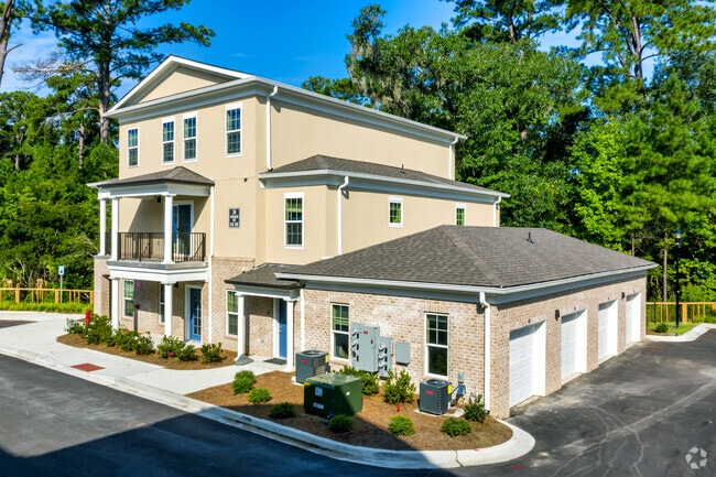 Enclave At Bluffton Park