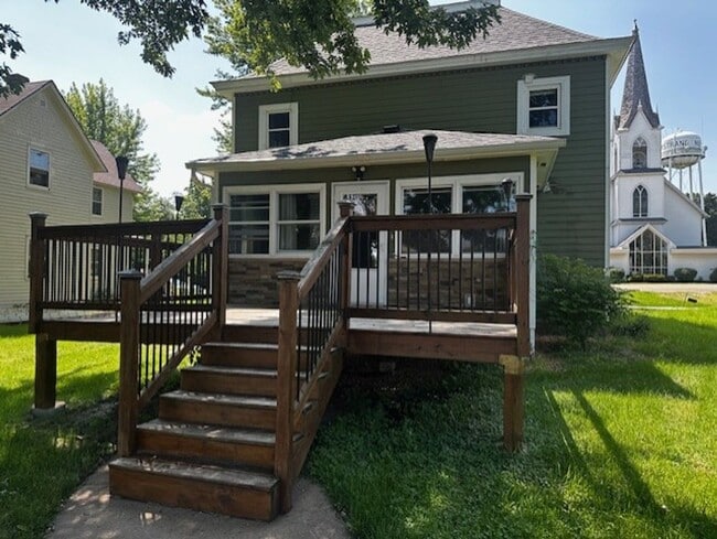Photo - 308 1st St S