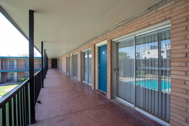 Photo - Lantana Apartments