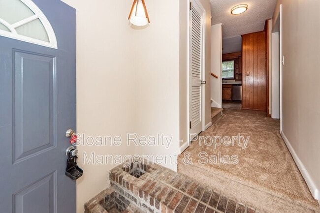 Photo - 717 Waterloo St