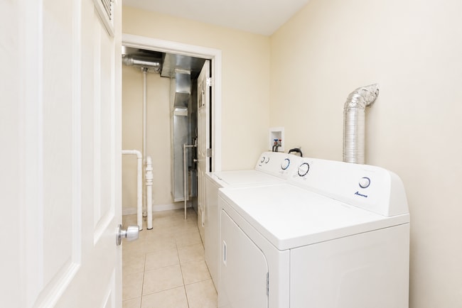 Photo - 2415 W 24th St Unit 3