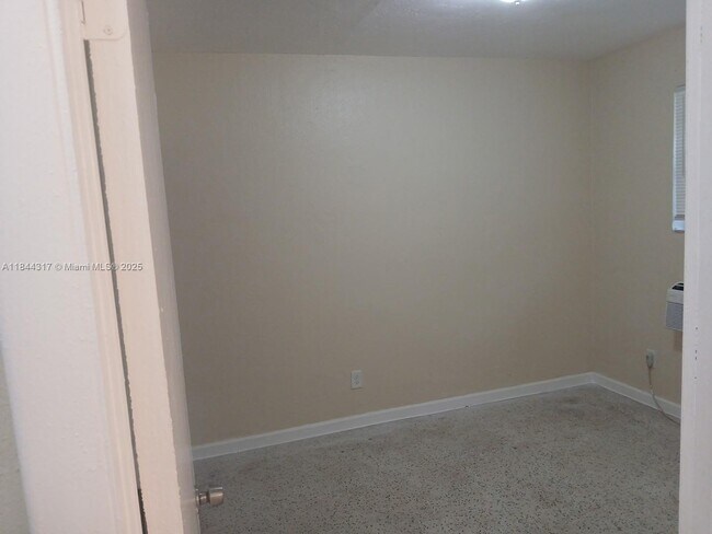 Photo - 115 Roberts Rd