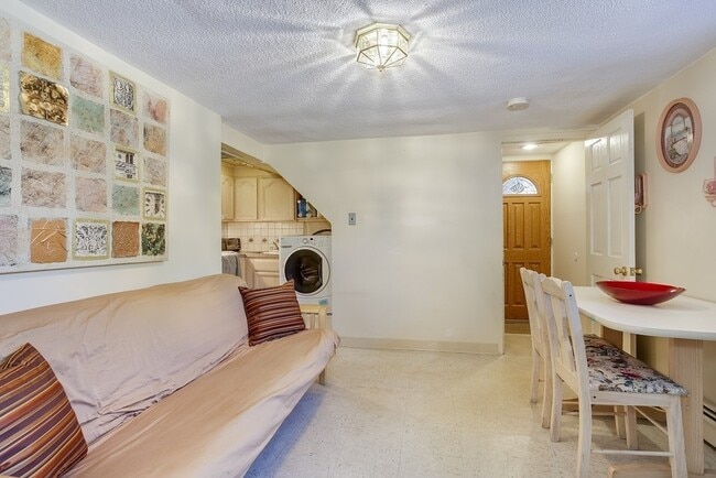 10 Greenbrook Rd