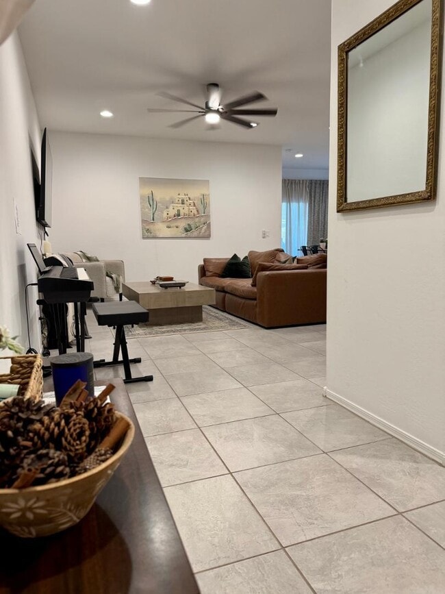 Photo - 3588 Sequoia St