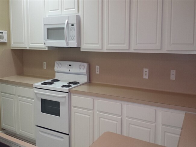 Building Photo - 16547 Beckland Ln Rental