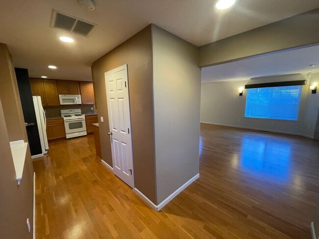 Photo - 3502 Marion Way