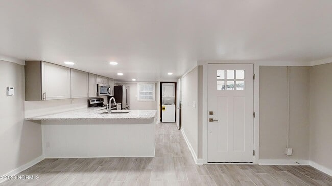 Photo - 1255 Central Dr