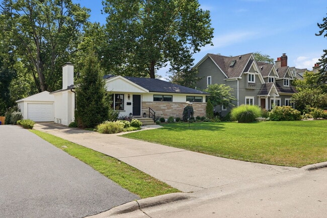 Photo - 1526 E Forest Ave