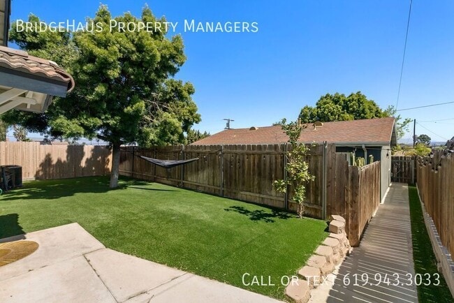 Photo - 832 Georgia St