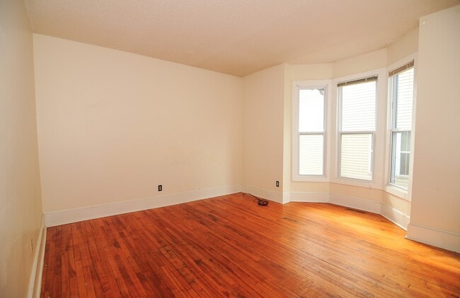 Photo - 1015 13th Ave SE