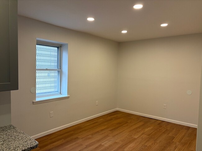 15 E Read St Unit 1B
