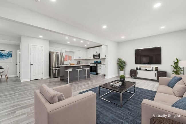 Building Photo - 905 Carpenter St