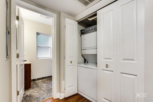 2B - In Unit Washer/Dryer - Brummel 623-631 Evanston Unit 623-2