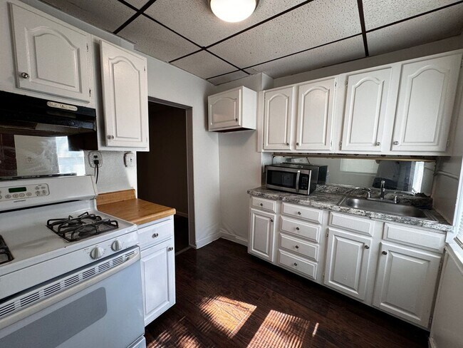 Photo - 210 N Avondale St
