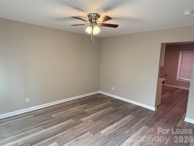 Photo - 312 W Catawba Ave