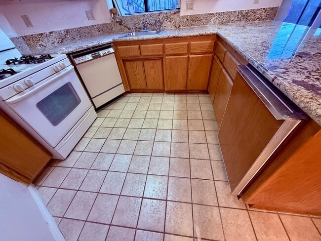 Photo - Ranch Bernardo Guest House 1br 1 bath granite kitchen $2250 For Lease