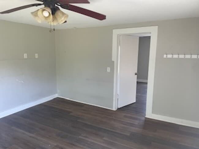 Photo - 2 Bed/2 Bath Garage Apartment