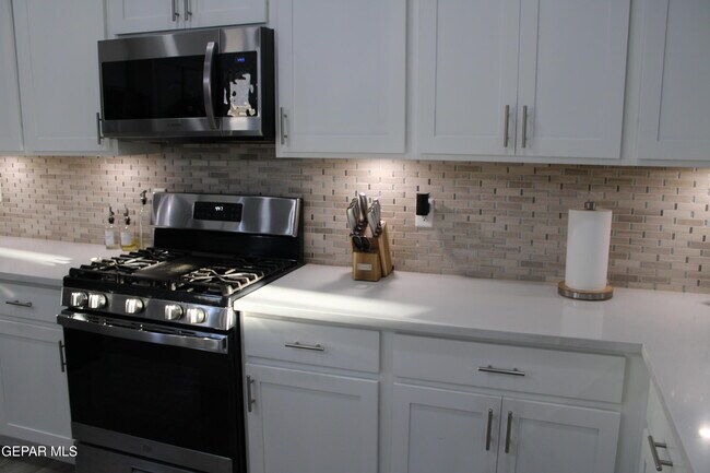 Photo - 754 Flexford St