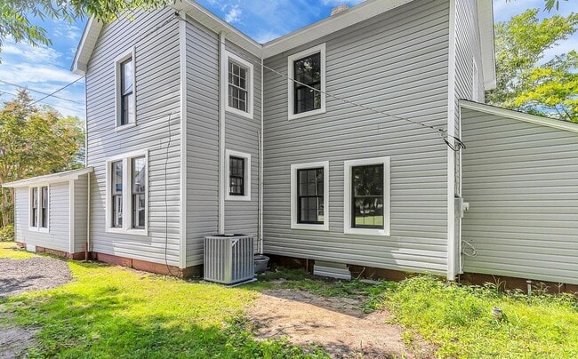 Photo - 211 Walnut St