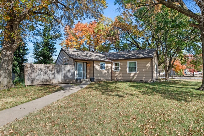 Building Photo - 22 E Hawthorne St