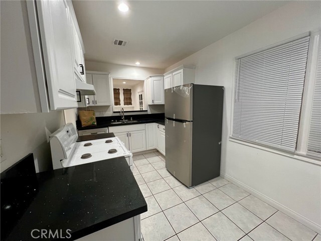 Photo - 18656 Runnymede St