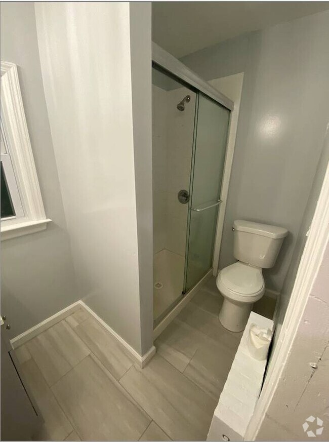 Building Photo - 549 Hempstead Turnpike Rental