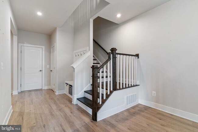 Photo - 1460 Meadowlark Glen Rd