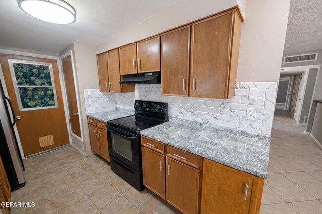 Photo - 410 9th St NE