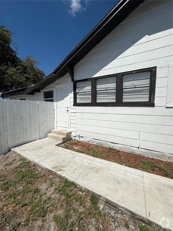 Building Photo - 3124 W Ivy St Unit B Rental