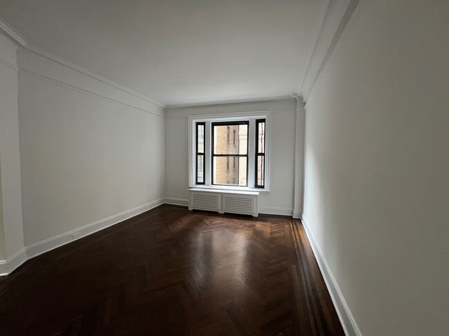 Building Photo - 166 W 72nd St Unit 2C Rental