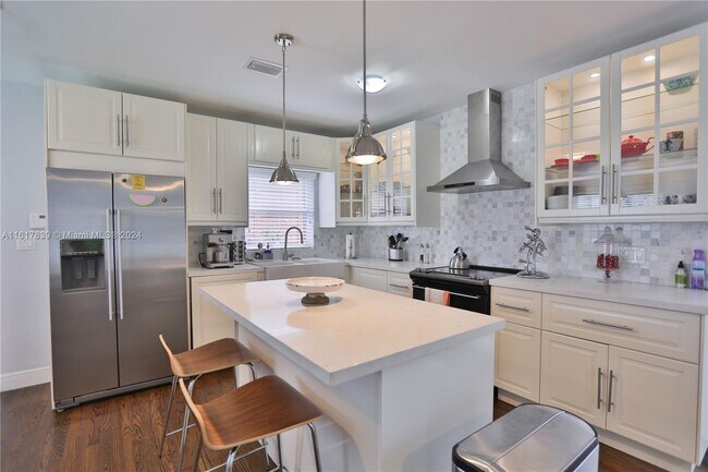 4633 SW 13th Ter